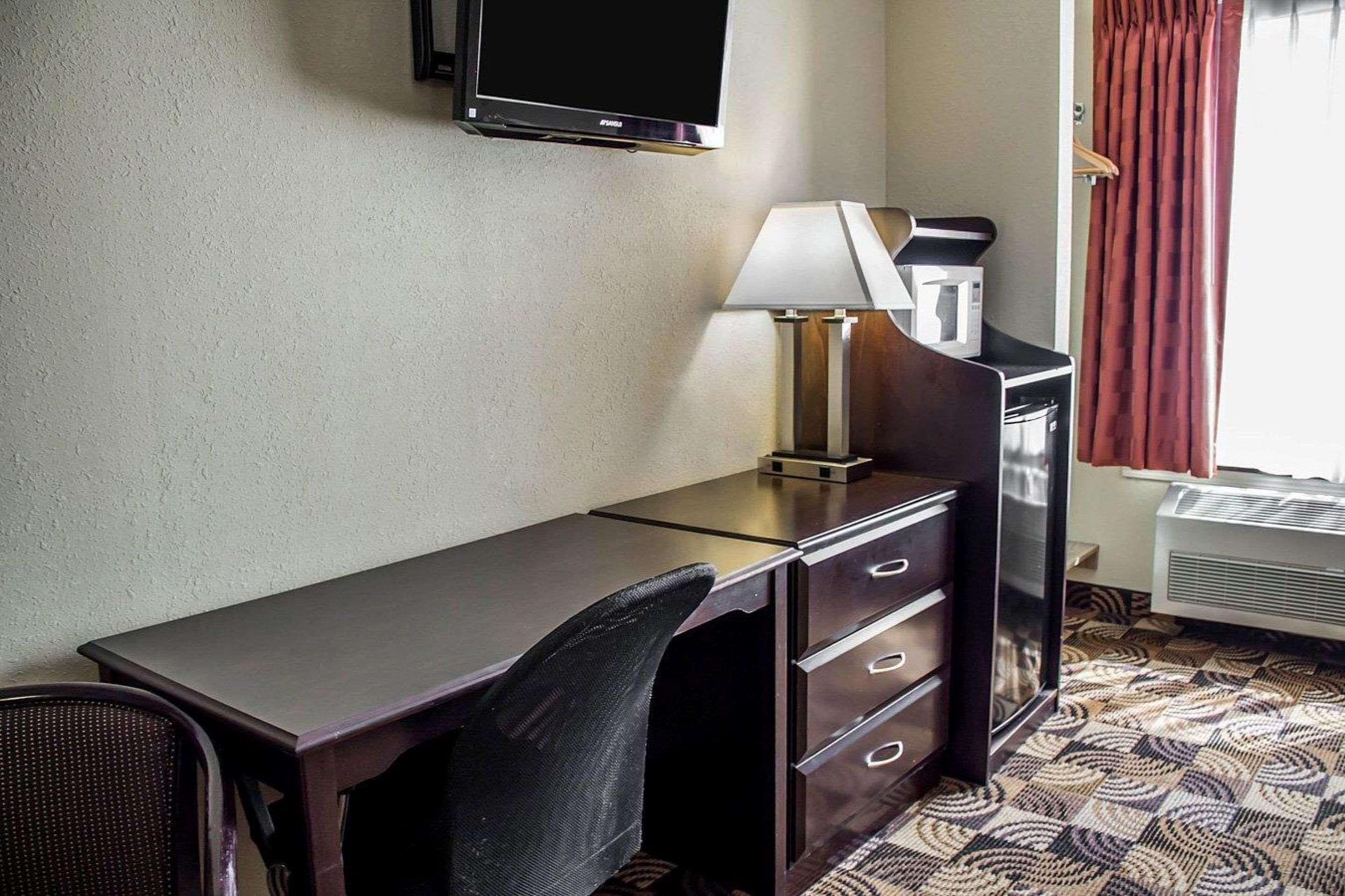 Quality Inn Brunswick Cleveland South Eksteriør bilde