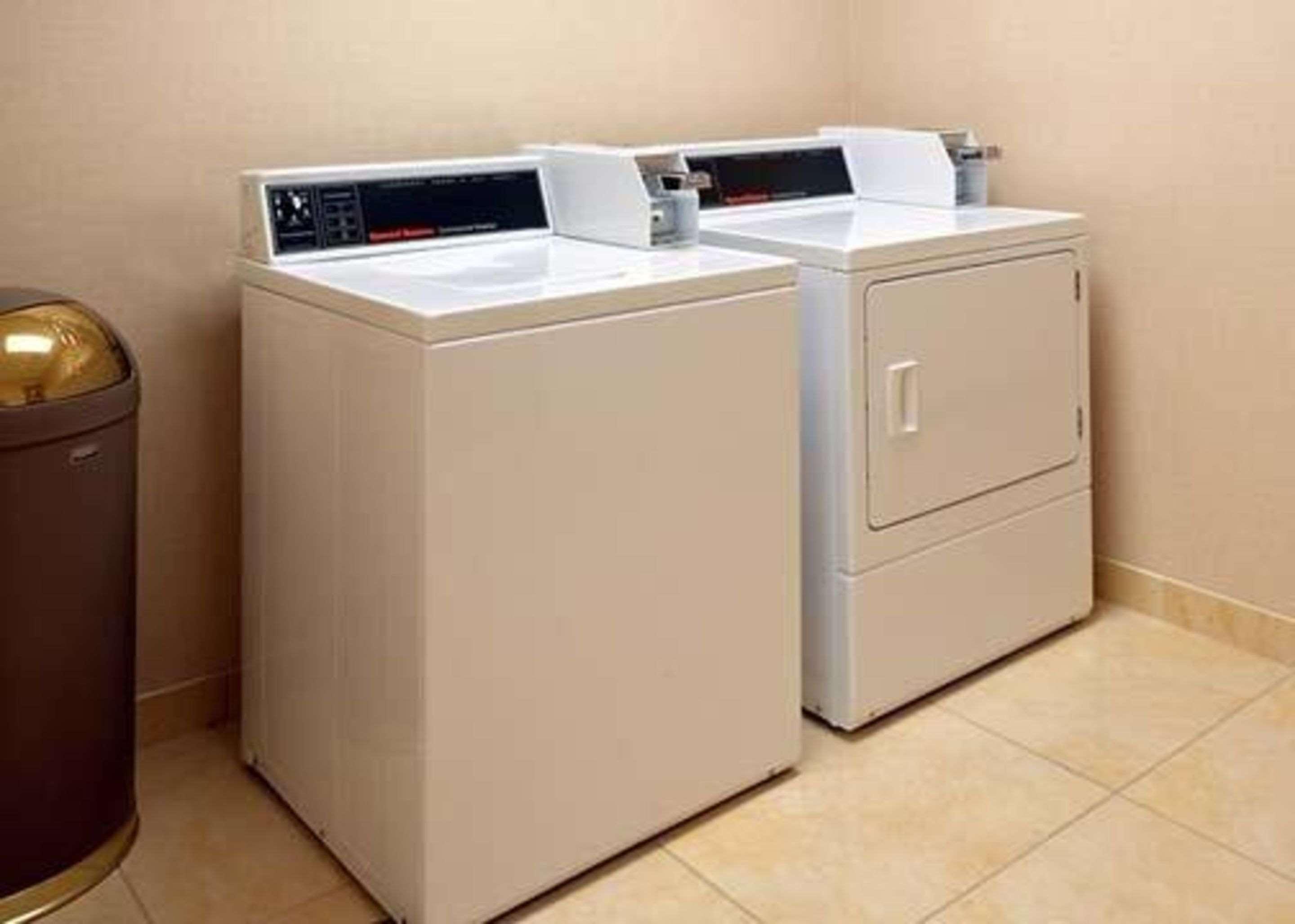 Quality Inn Brunswick Cleveland South Eksteriør bilde