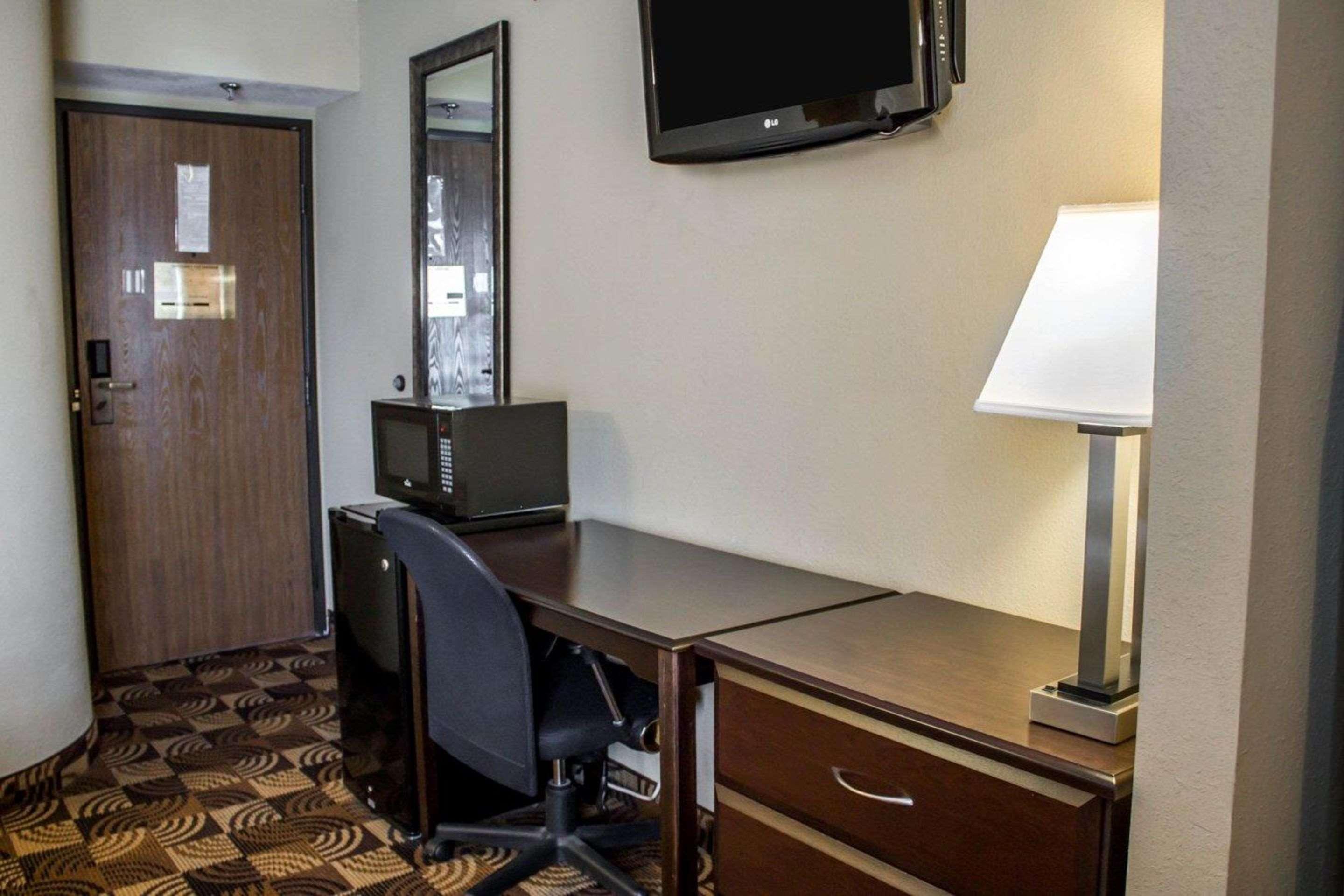 Quality Inn Brunswick Cleveland South Eksteriør bilde